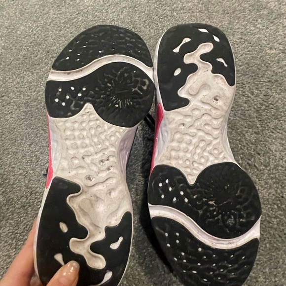 Nike shoes 6.5 - Picture 2 of 4